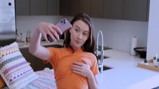 Tight Teen Veronica Church Takes Nudes And Fingers Her Meaty Pussy in 4K