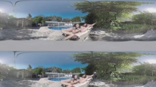VR360 - BABE JILLIAN JANSON AND HOLLY HENDRIX SQUIRT AL