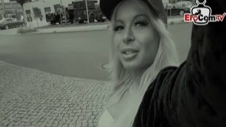 Deutsches Teen mit dicken Titten und Sixpack bei Date